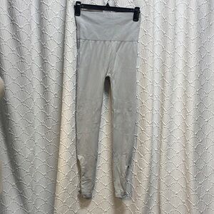 Zenana Outfitters size large Light Gray Lace-Up Leggings Stretch comfy workout